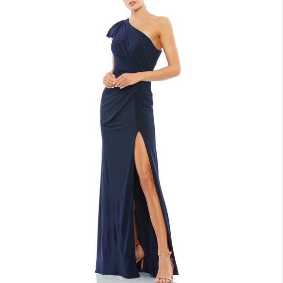 NWOT Mac Duggal One Shoulder Ruffled Sleeve Jersey Gown in Midnight Size 14